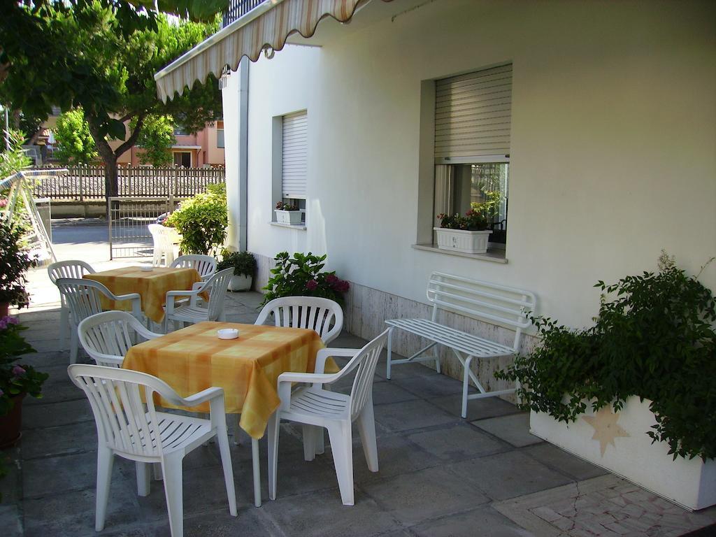 Hotel Villa Tua Riccione Exterior photo